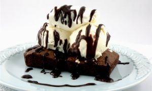 brownie with vanilla ice cream